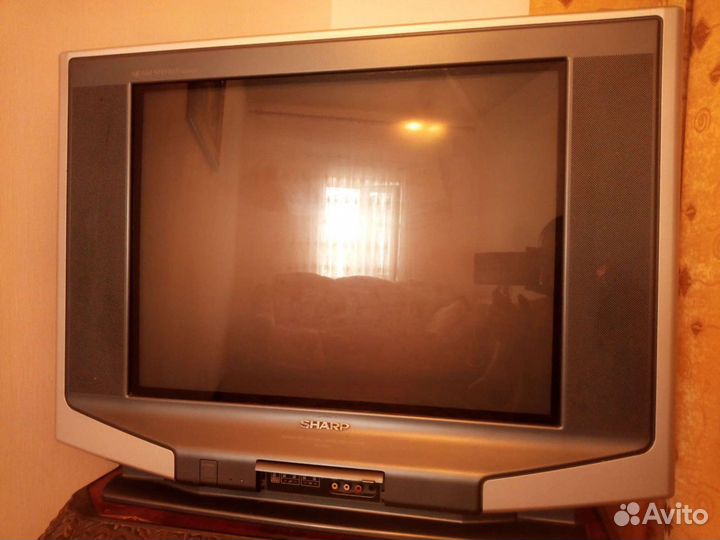Телевизор Sharp 70 см диагональ