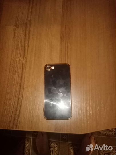 Телефон iPhone 7