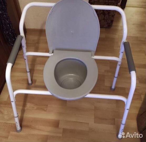 Стул - туалет для пожилых людей
