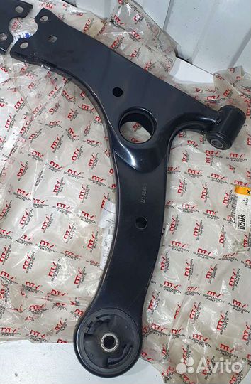 Рычаг новый Toyota Avensis T250, Corolla E12