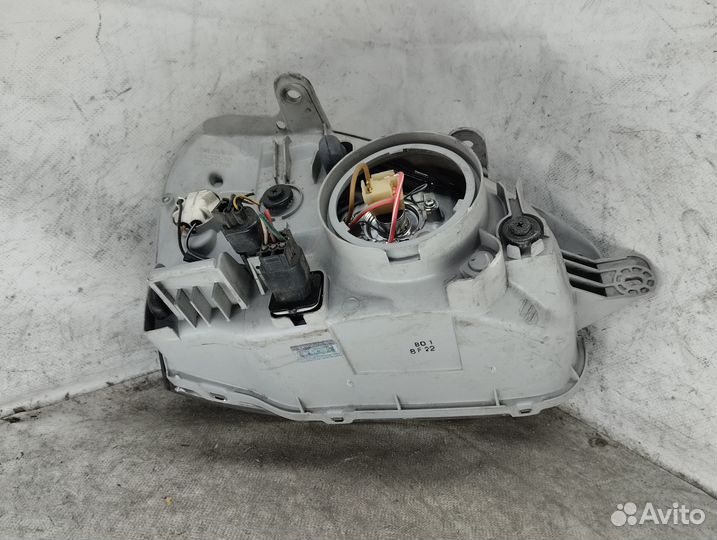 Фара левая Хендай Санта Фе 1 / Santa Fe classic