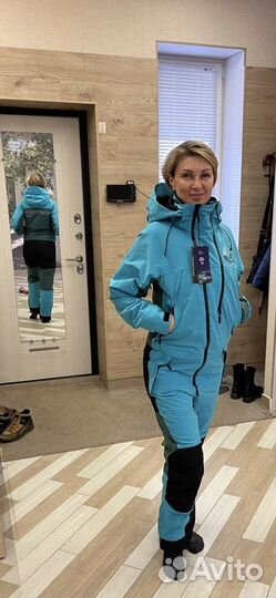 Горнолыжный комбинезон женский новый