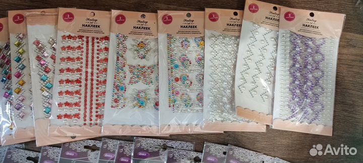 Стразы декоративные (для украшения, самоклеящиеся)