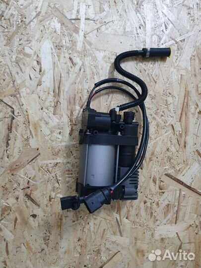 Компрессор подвески Volkswagen Touareg