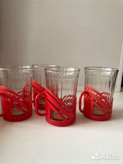 Стаканы в подстаканниках