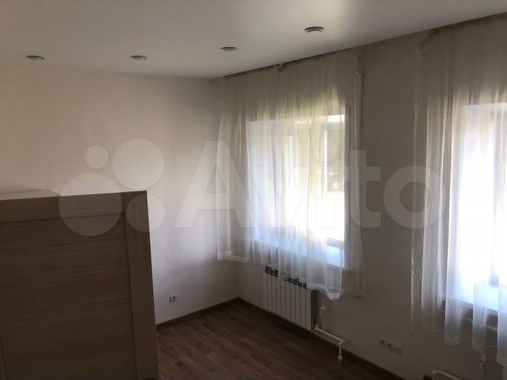 4-к. квартира, 100 м², 1/5 эт.