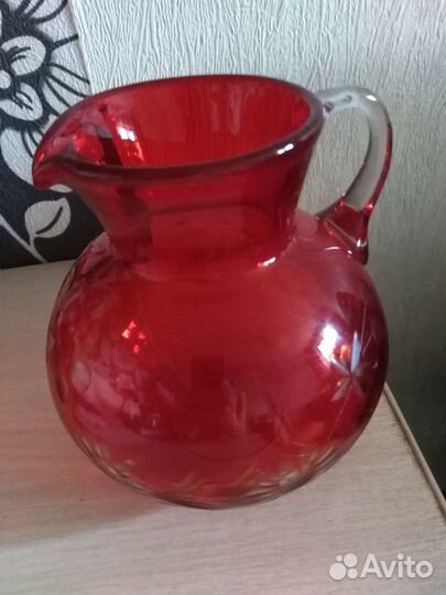 Старинные кувшины, графины