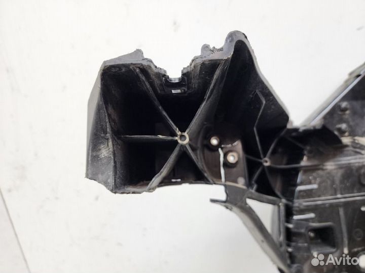 Панель передняя (телевизор) передний Kia Sportage