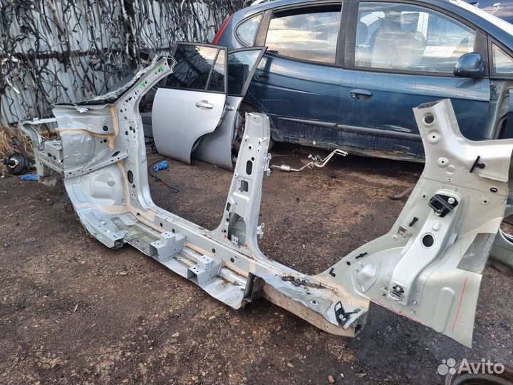 Правая бочина порог со стойками Nissan Qashqai J11