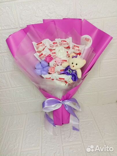 Букеты с Рафаэлло в наличии