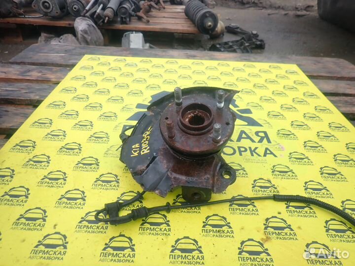 Кулак поворотный передний правый Kia RIO 2011-2017