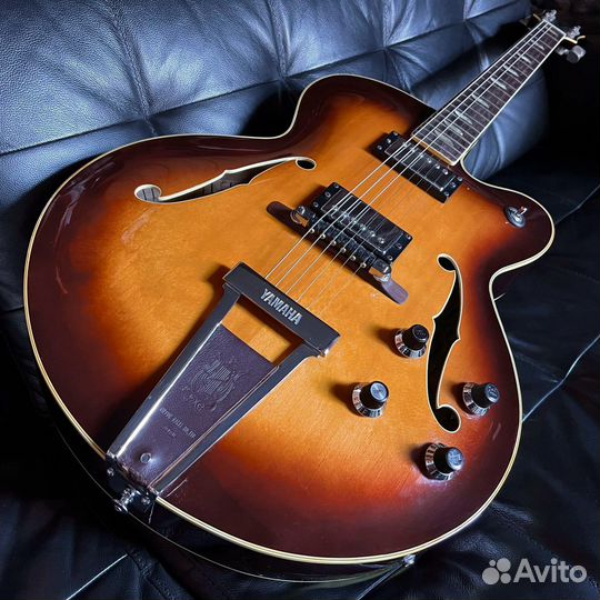 Yamaha Ae-12 Япония, 70-е. Джазовая гитара