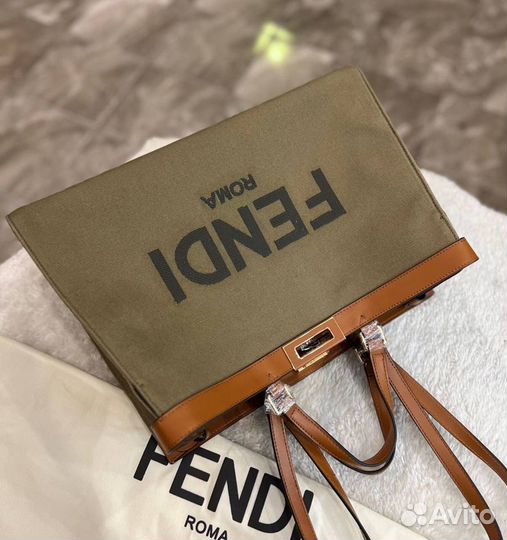 Сумка Fendi Peekaboo