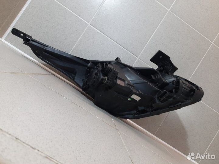 Фара левая Kia Rio 4