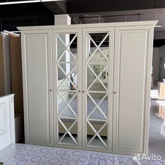 Кровать в спальню. Спальня