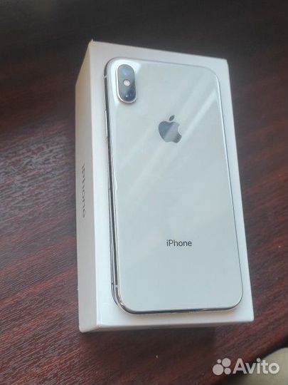 iPhone X, 64 ГБ