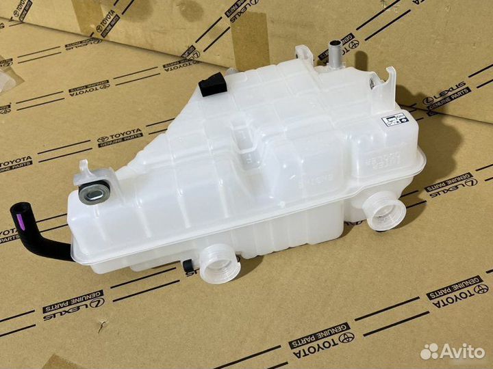 Расширительный бачок Toyota Land Cruiser 300