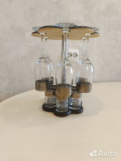 Набор бокалов и рюмок