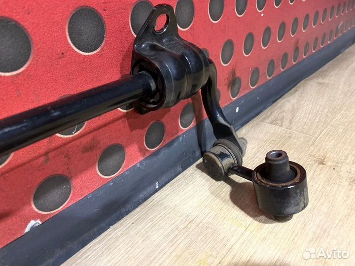 Стабилизатор подвески (поперечной устойчивости)