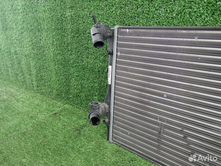 Радиатор охлаждения Audi A3 8P