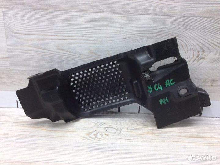 Накладка (кузов внутри) правая Citroen C4 Aircross