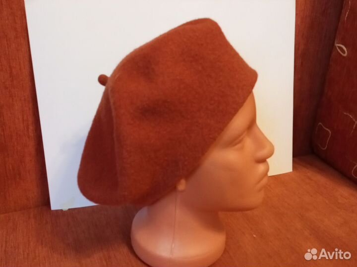 Берет женский