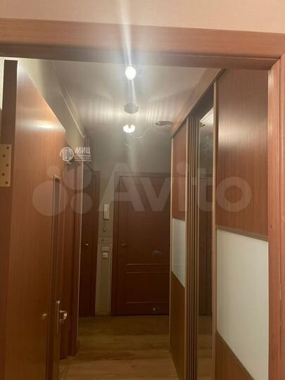 2-к. квартира, 43 м², 1/9 эт.