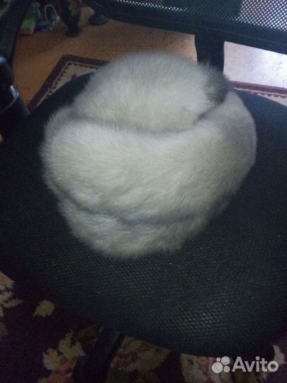 Шапки дамские 80 г отличное состояние