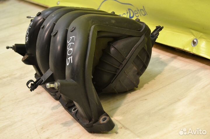 Коллектор впускной Аурис 15 Королла 15 Ярис Матрик