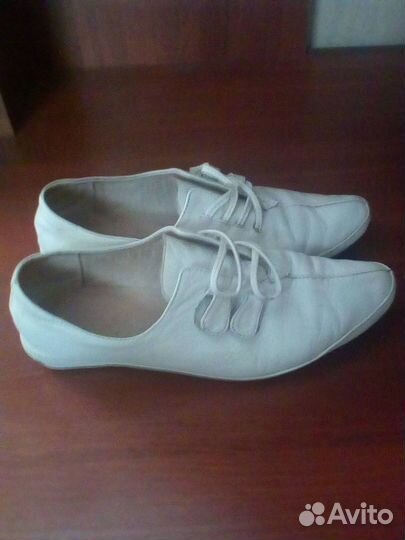 Мокасины женские белые 35. размер