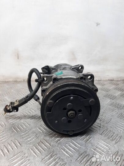 Компрессор кондиционера Peugeot 406 седан 2.0 RFV