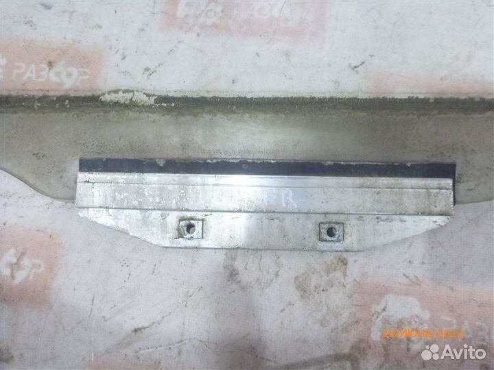 Стекло двери переднее правое Daewoo Nexia N100