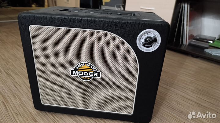 Комбоусилитель Mooer DH06 Hornet