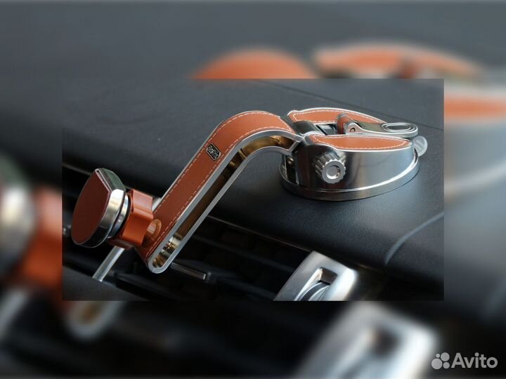 Подставка для телефона в машину