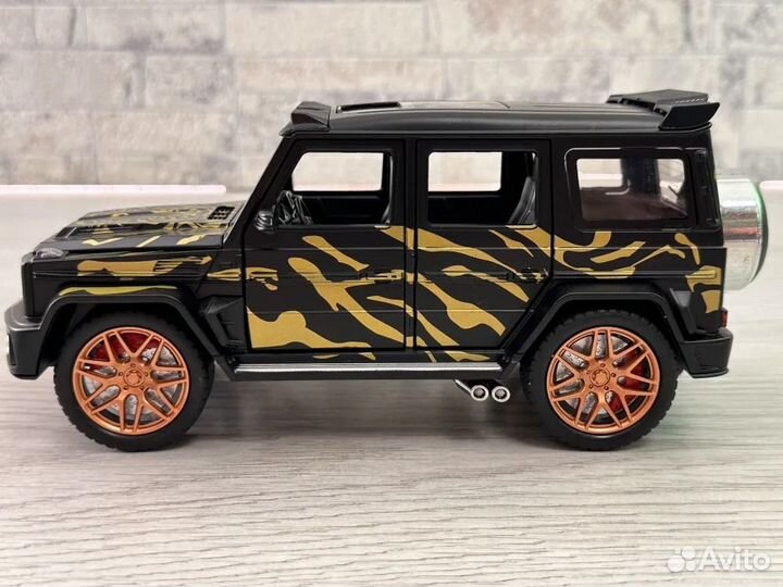 Модель машины Гелик Мерседес с дымом