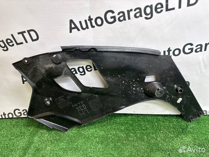 Накладка замка капота левая Bmw X3 G01 3.0D 2019