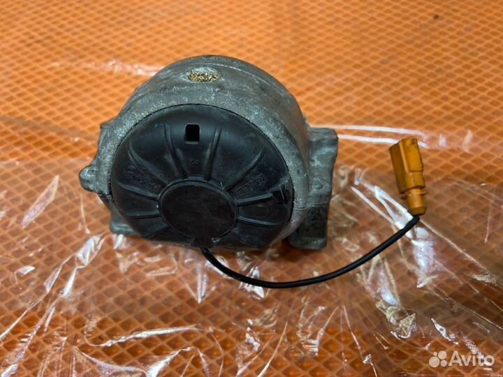 Подушка двигателя Audi A4 Iv B8 cdnk 2010