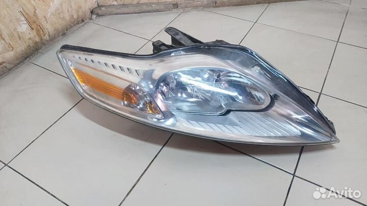 Фара правая для Ford Mondeo 4