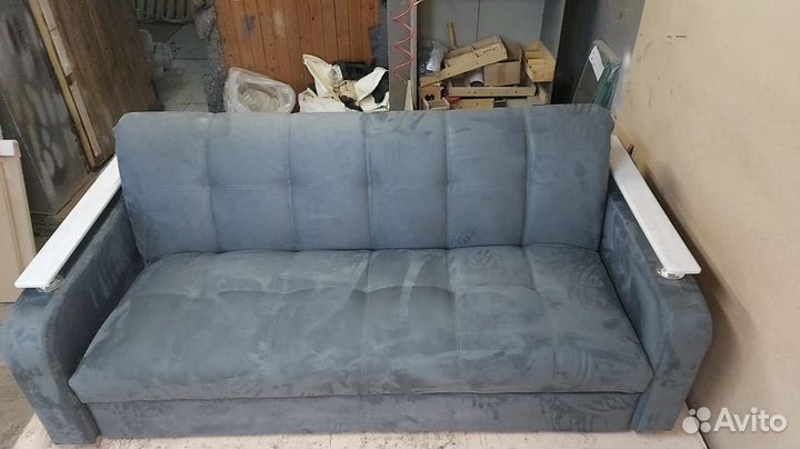 Диван со стразами