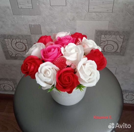 Букеты из пенных роз