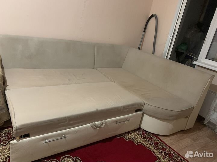 Продам угловой диван