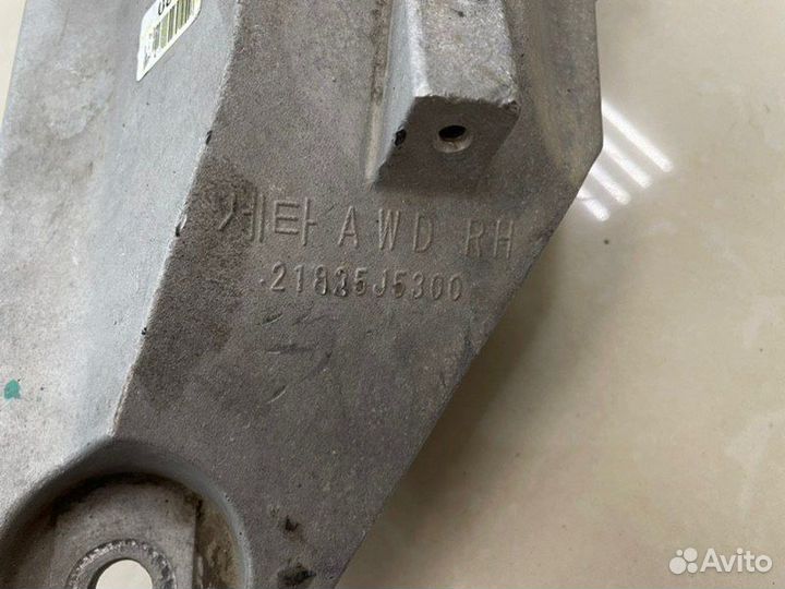 Кронштейн двигателя правый Kia Stinger CK G4KL