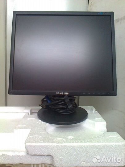 LCD монитор 19