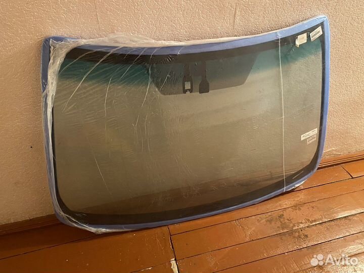 Лобовое стекло на Тойота camry 50