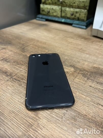 iPhone 8, 64 ГБ