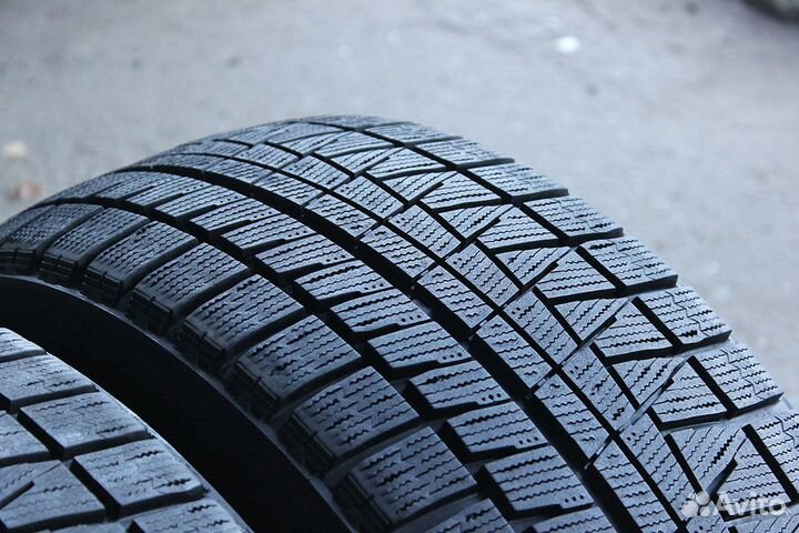 Bridgestone Blizzak Ice 225/55 R16