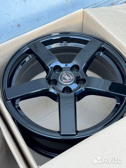 Диски R16 5x100 Vossen CV3 Черный глянец