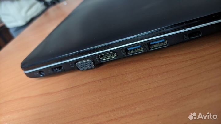 Ноутбук asus x55u