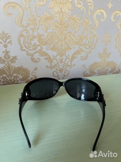 Солнцезащитные очки