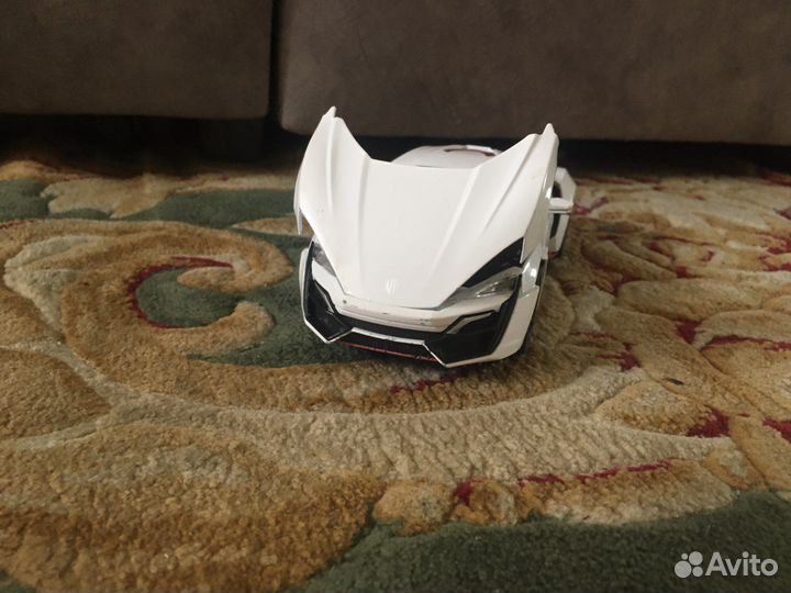 Машина игрушечная